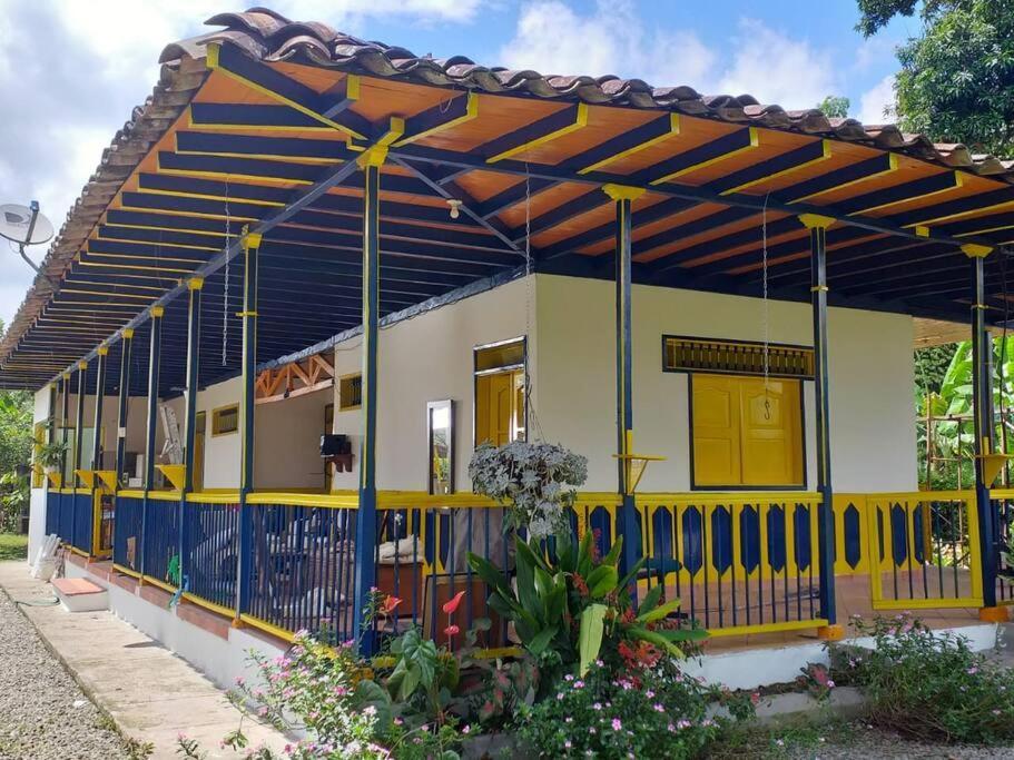 Casa Finca Villa Luz A 800 Mts Del Parque Del Cafe Montenegro Exteriér fotografie